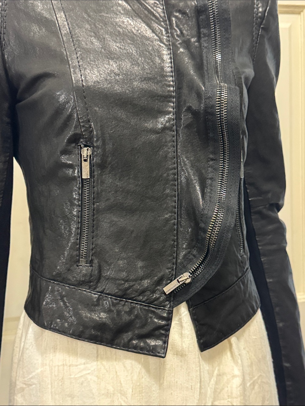 BCBGMaxAzria Soft Leather Biker
Jacket Asymmetrical Collar Cropped Style Size S - Picture 9 of 16